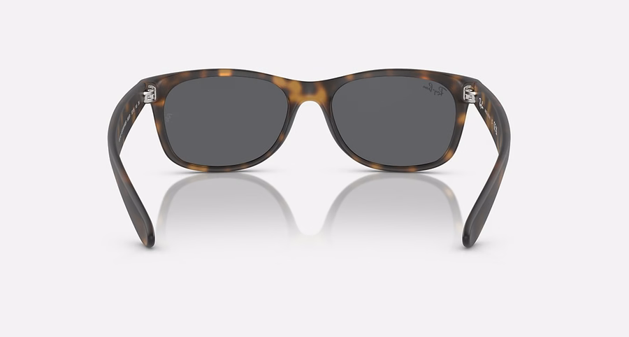 NOWY KLASYK WAYFARER